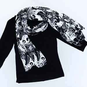 Black/white pattern lightweight scarf